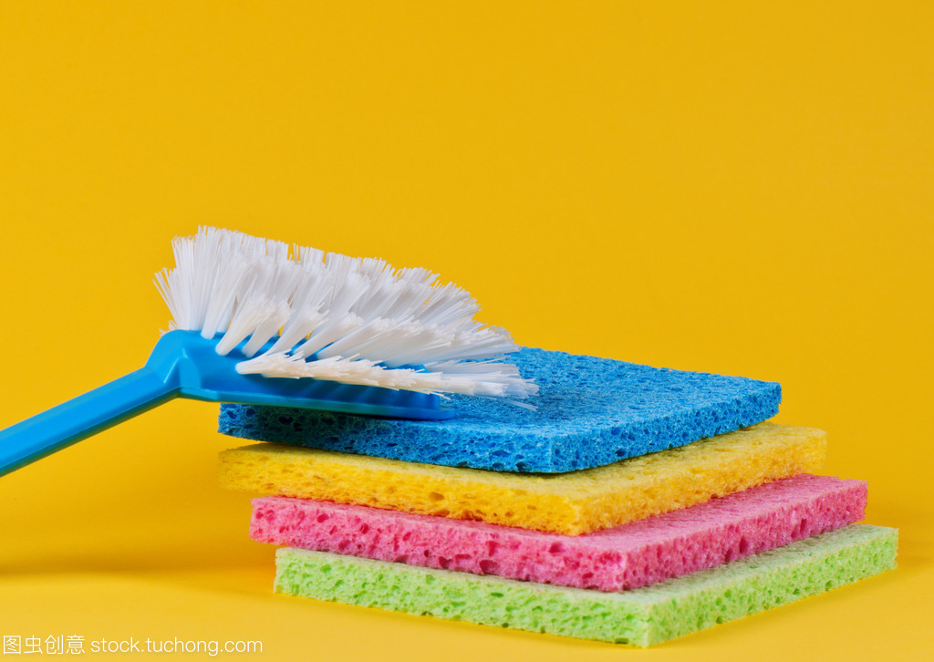 畫(huà)筆和多顏色海綿